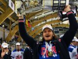 Хоккеисты «Полюса» встречают Артема Вильчинского на родном льду